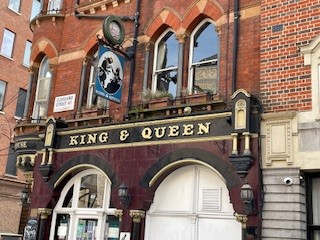 Exterior King & Queen pub