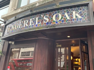 Front entrance to Penderel's Oak pub
