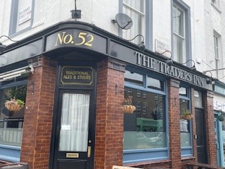 Exterior Traders Inn